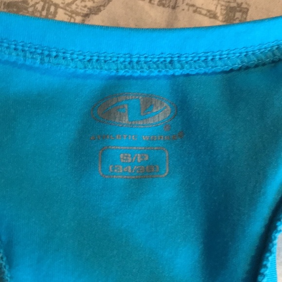 Workout dry fit tank top - Picture 3 of 3